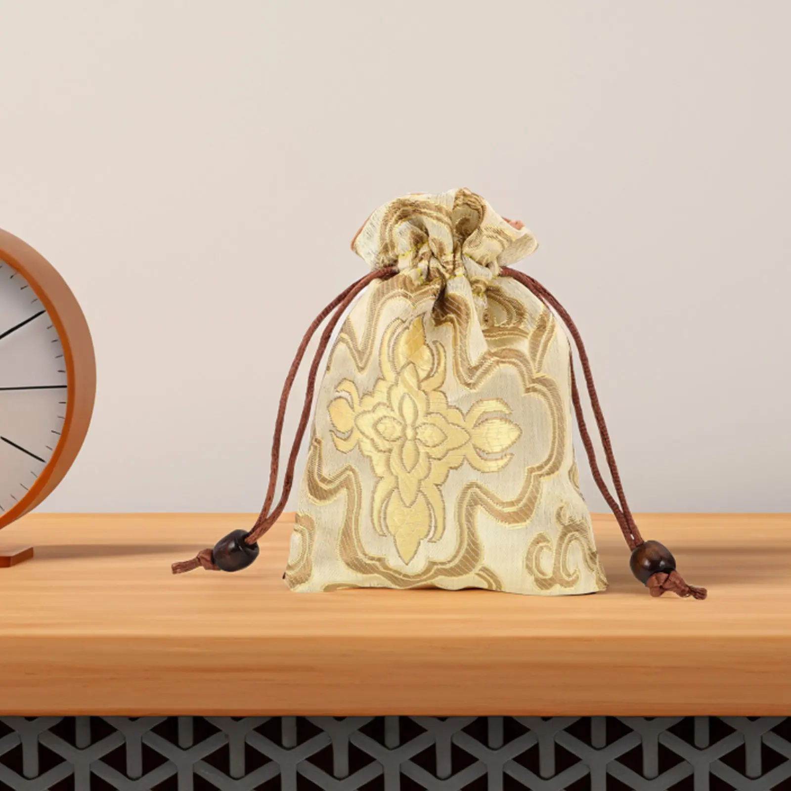 Шелковый мешочек из китайского парчового шелка с вышивкой на шнурке для хранения, маленькая сумочка-органайзер для поющих чаш и аксессуаров
Шелковый мешочек из китайского парчового шелка с вышивкой на шнурке для хранения, маленькая сумочка-органайзер для поющих чаш и аксессуаров