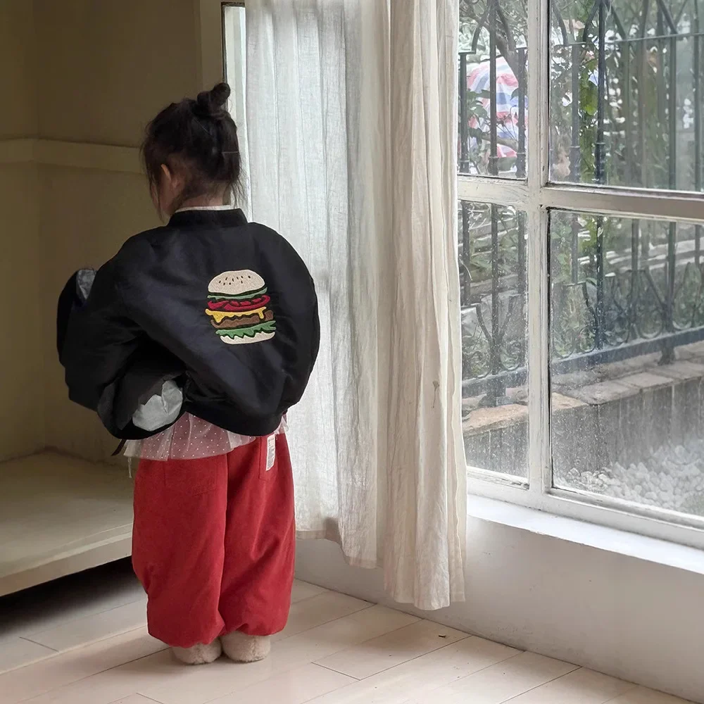 Girls Coat 2024 Winter New Childrens Wear Korean Style Girl Baby Burger Embroidery and Fleece Thick Jacket Casual Simple Daily
Girls Coat 2024 Winter New Childrens Wear Korean Style Girl Baby Burger Embroidery and Fleece Thick Jacket Casual Simple Daily