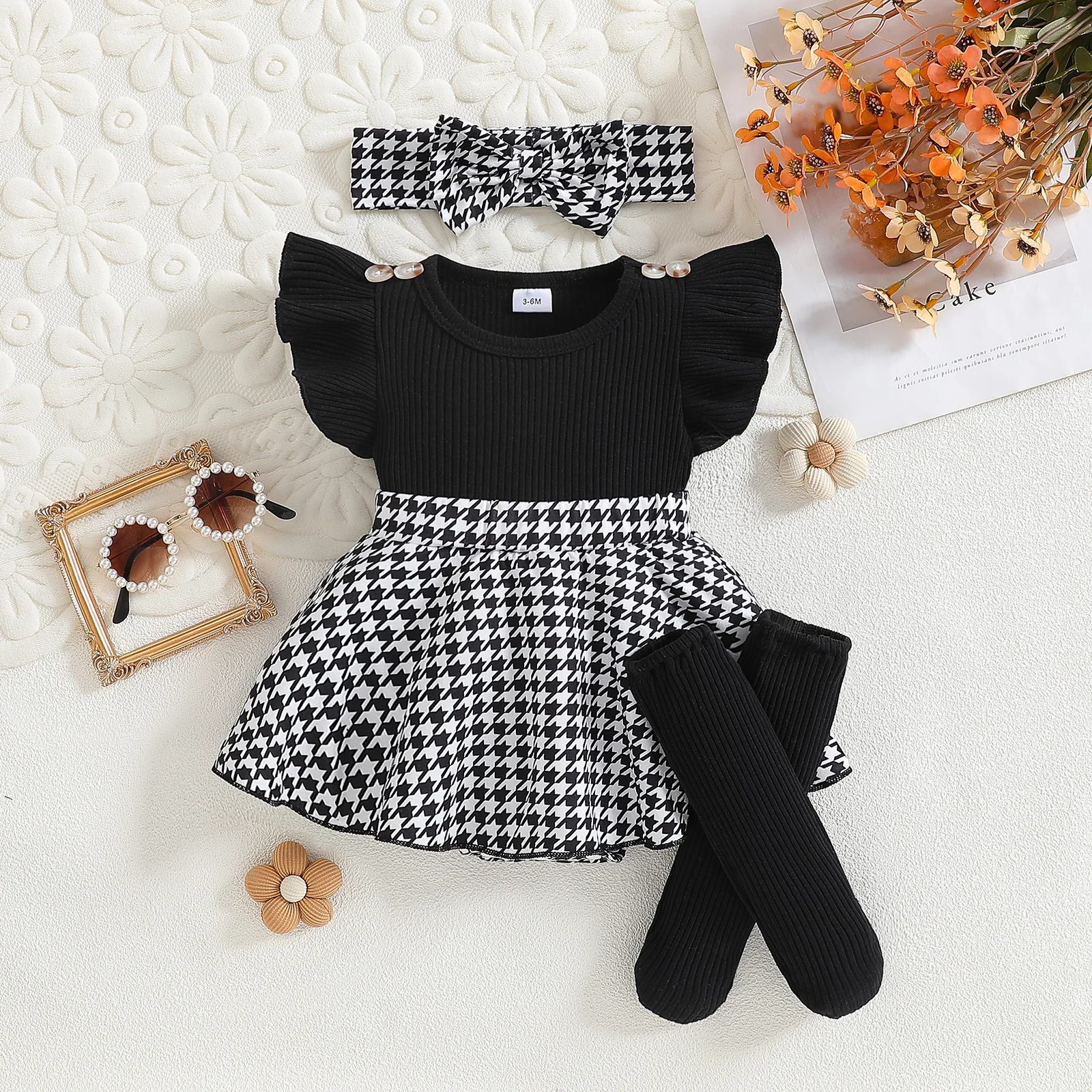 3PCS Summer Newborn Girls Dress Set Comfortable Sweet Cute Flying Sleeve Splicing Grid One-Piece Dress + Headband+Socks
3PCS Summer Newborn Girls Dress Set Comfortable Sweet Cute Flying Sleeve Splicing Grid One-Piece Dress + Headband+Socks