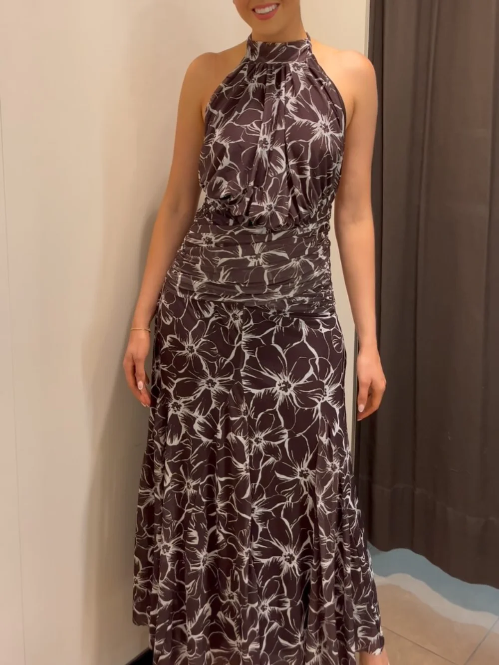 Women's Print Halter Long Dresses New Fashion Open Back Ruch Midi Dress Elegant Female Chic Summer Party Dresses
Women's Print Halter Long Dresses New Fashion Open Back Ruch Midi Dress Elegant Female Chic Summer Party Dresses