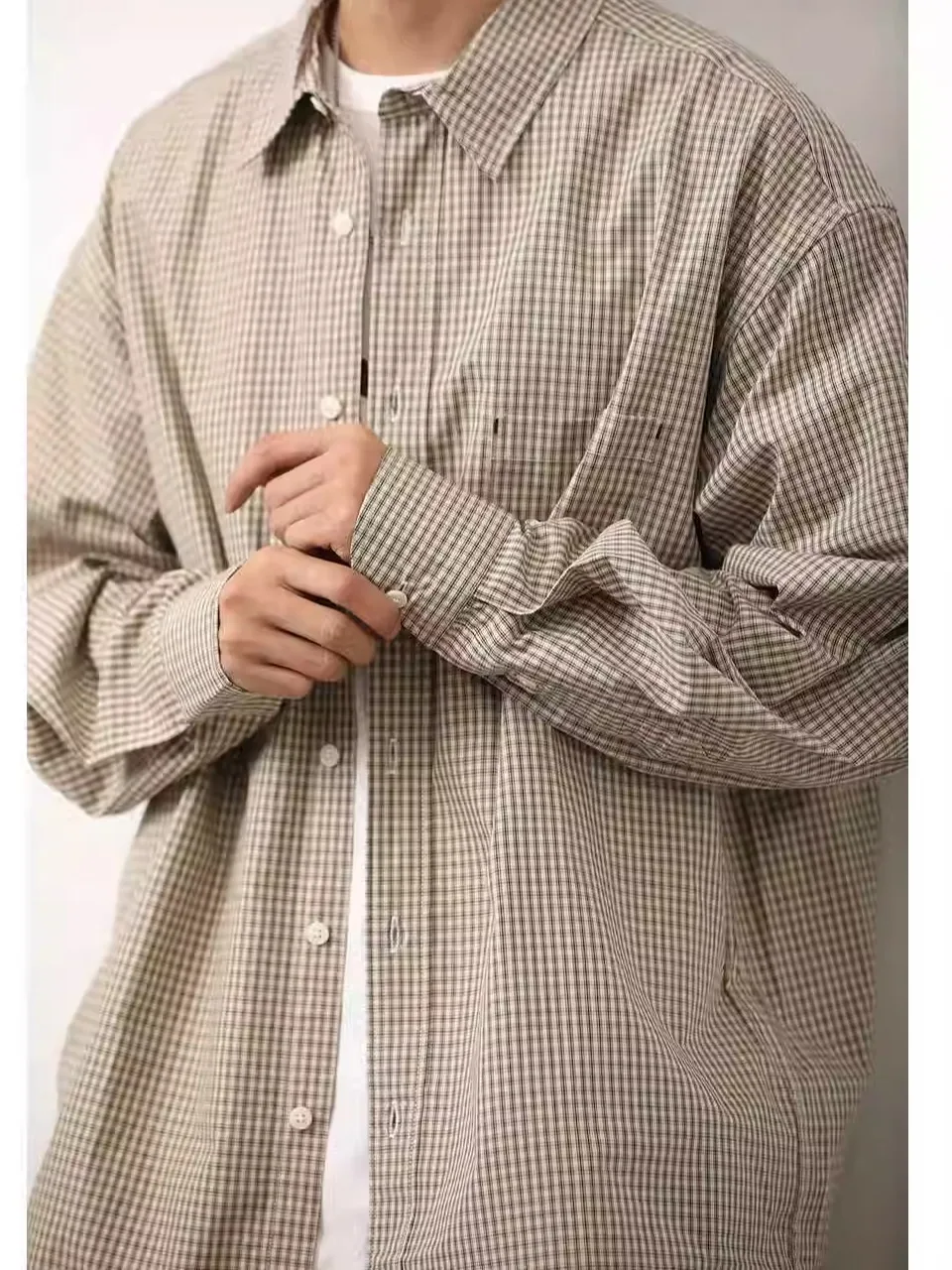 LH Store Spring Autumn Japanese Sle Retro Long Sve Plaid irt Loose Casual Trendy Brand Outerwear for Men Youth Faion
LH Store Spring Autumn Japanese Sle Retro Long Sve Plaid irt Loose Casual Trendy Brand Outerwear for Men Youth Faion