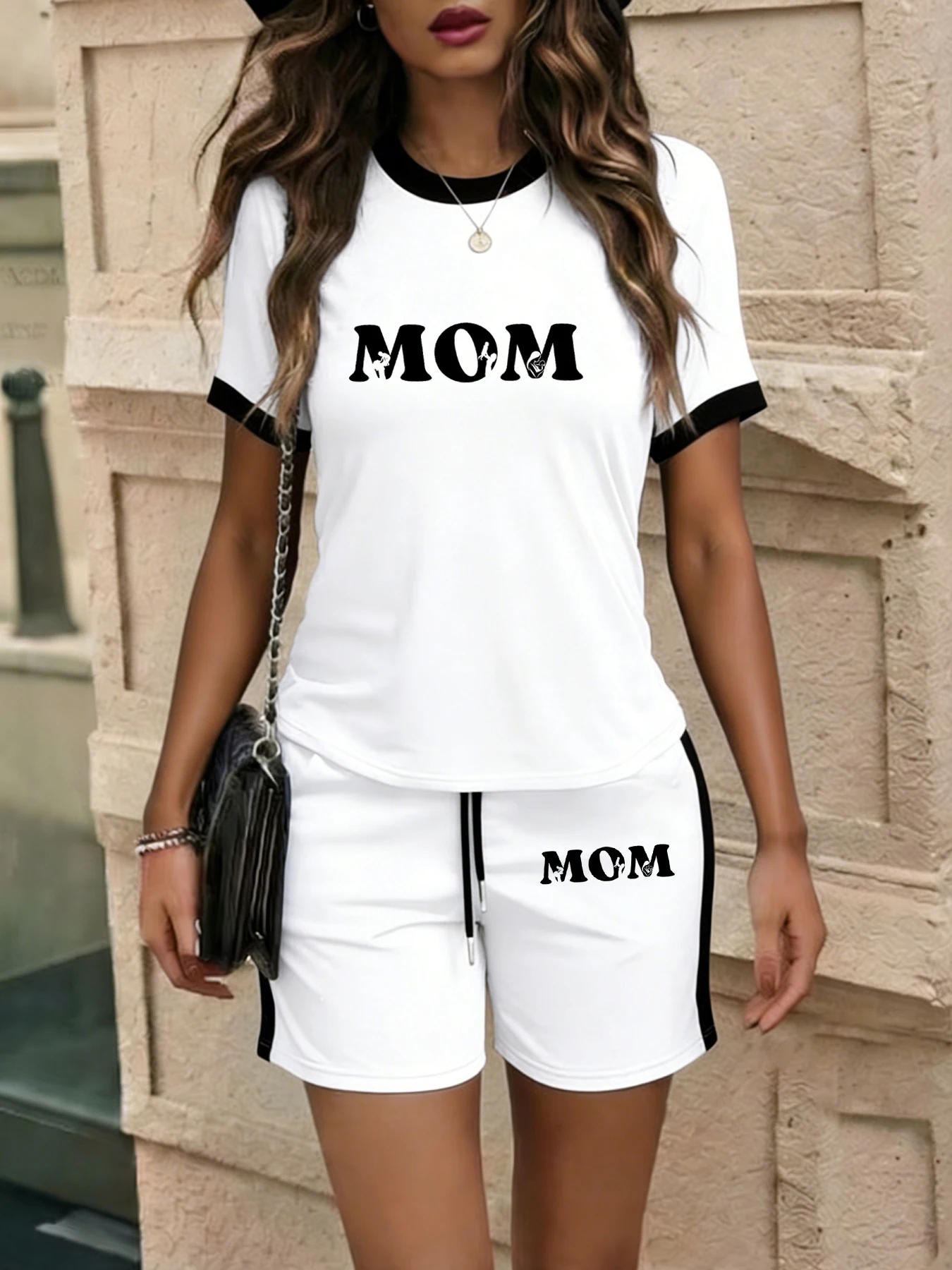 Summer Thin Breathable Casual Suit with Contrasting Edges for Women, Fun Letter Print Short-Sleeved Shorts Two-Piece Set
Summer Thin Breathable Casual Suit with Contrasting Edges for Women, Fun Letter Print Short-Sleeved Shorts Two-Piece Set
