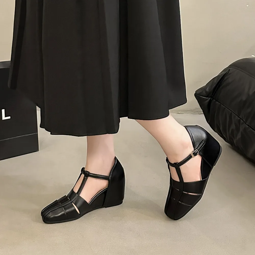 2026 Women's Sandals Head Hollow Out Roman Block Heel Shoes Summer New Arrival Retro Style Fashion
2026 Women's Sandals Head Hollow Out Roman Block Heel Shoes Summer New Arrival Retro Style Fashion