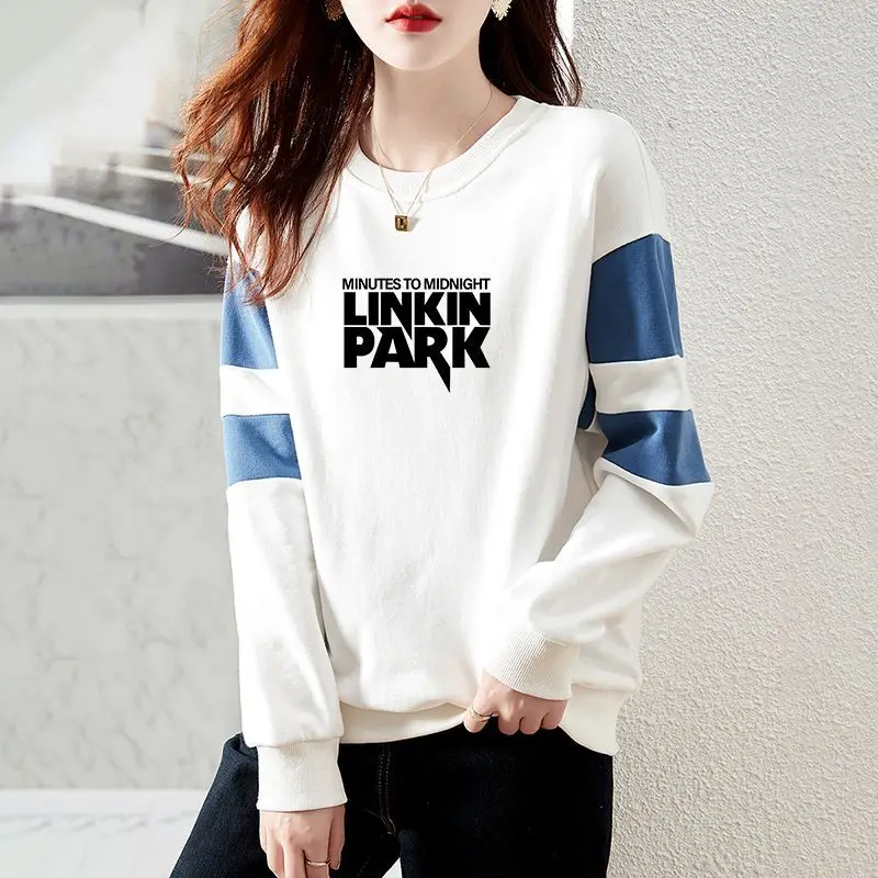 Women's Autumn and Winter New Fashion Elegant Round Neck Pullover Print Panel Casual Versatile Long Sleeve Loose Sweatshirts
Women's Autumn and Winter New Fashion Elegant Round Neck Pullover Print Panel Casual Versatile Long Sleeve Loose Sweatshirts