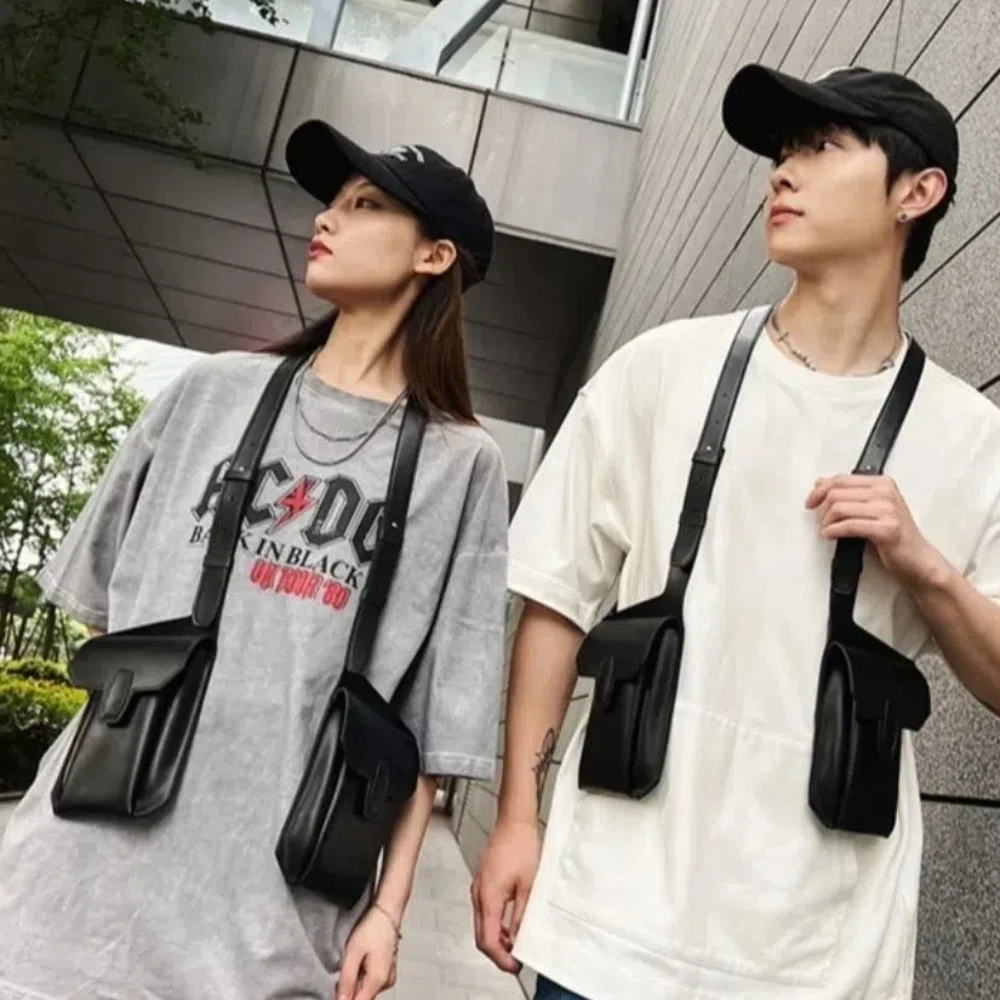 High Quality Hip Hop Clothing Chest Rig Bag Multi-function Storage Unisex Vest Backpack Black PU Leather Vest Bag Streetwear
High Quality Hip Hop Clothing Chest Rig Bag Multi-function Storage Unisex Vest Backpack Black PU Leather Vest Bag Streetwear