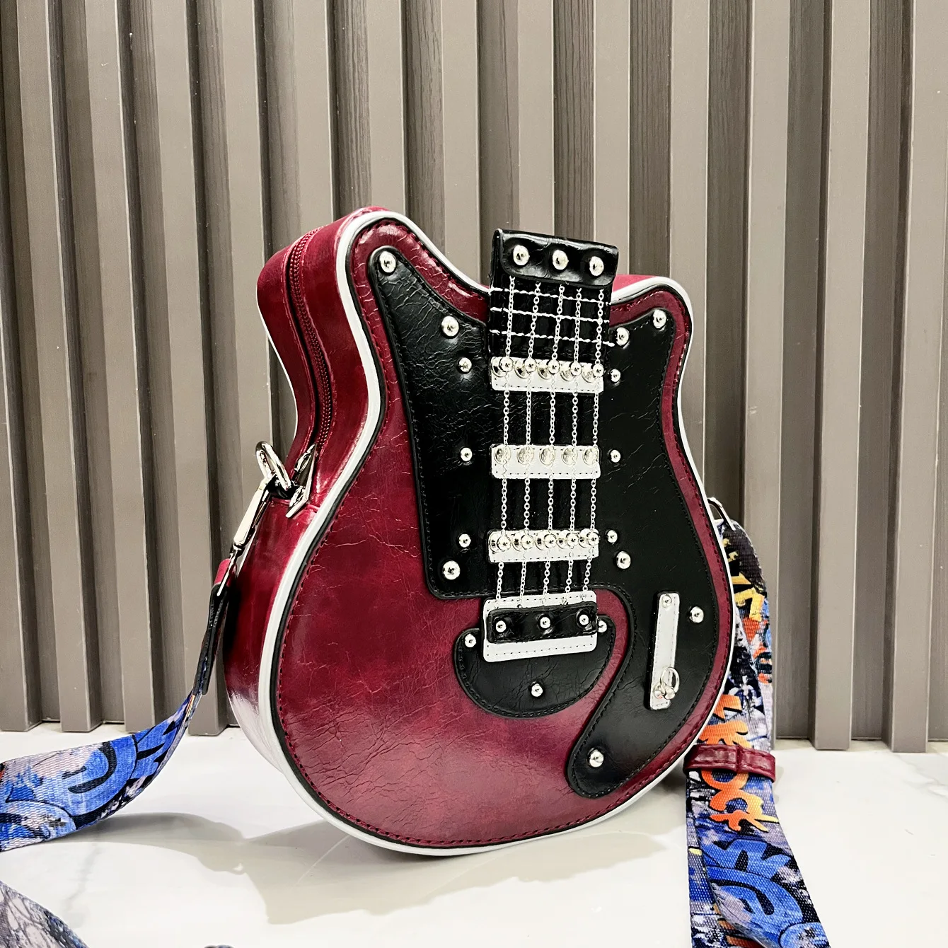 Faionable Guitar aped Crossbody Bag New PU Leather Single oulder Bag Women's Handbag Sli Trendy Satchel Purse
Faionable Guitar aped Crossbody Bag New PU Leather Single oulder Bag Women's Handbag Sli Trendy Satchel Purse