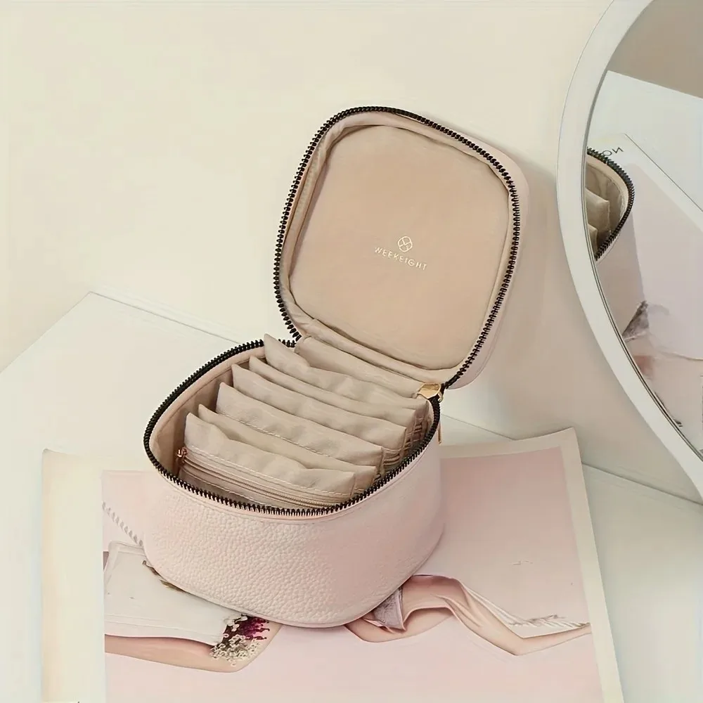 Portable Travel Jewelry Box PU Leather with 6Pcs Small Pouches Earring Storage Case Velvet Pouch Large Capacity
Portable Travel Jewelry Box PU Leather with 6Pcs Small Pouches Earring Storage Case Velvet Pouch Large Capacity