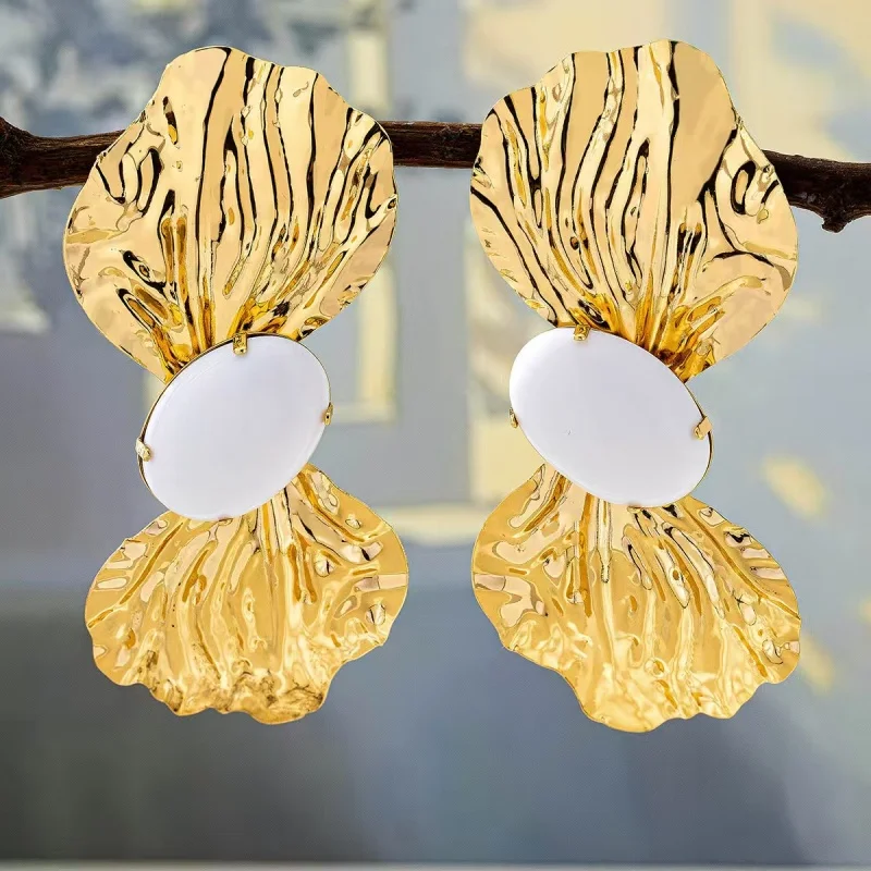 Elegant Butterfly Knot Irregular Makeup Metal Earrings Fashionable Accessory for Ladies Unique Party Jewelry for Everyday Use
Elegant Butterfly Knot Irregular Makeup Metal Earrings Fashionable Accessory for Ladies Unique Party Jewelry for Everyday Use
