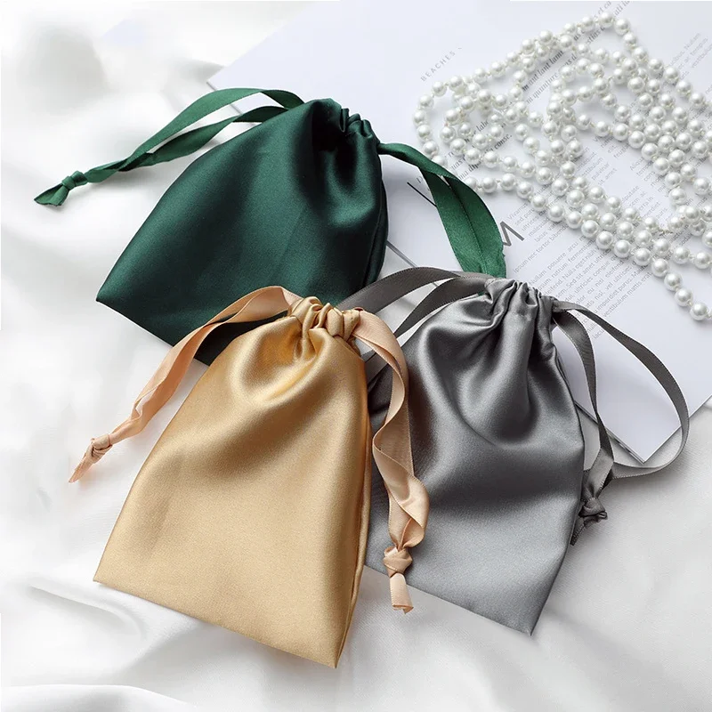 Custom Logo Silk Satin Drawstring Bag Silk Cloth Bags For Packaging Wig/Makeup/Eyelash/Perfume/Cloth Jewelry Packaging Bag 50pcs
Custom Logo Silk Satin Drawstring Bag Silk Cloth Bags For Packaging Wig/Makeup/Eyelash/Perfume/Cloth Jewelry Packaging Bag 50pcs