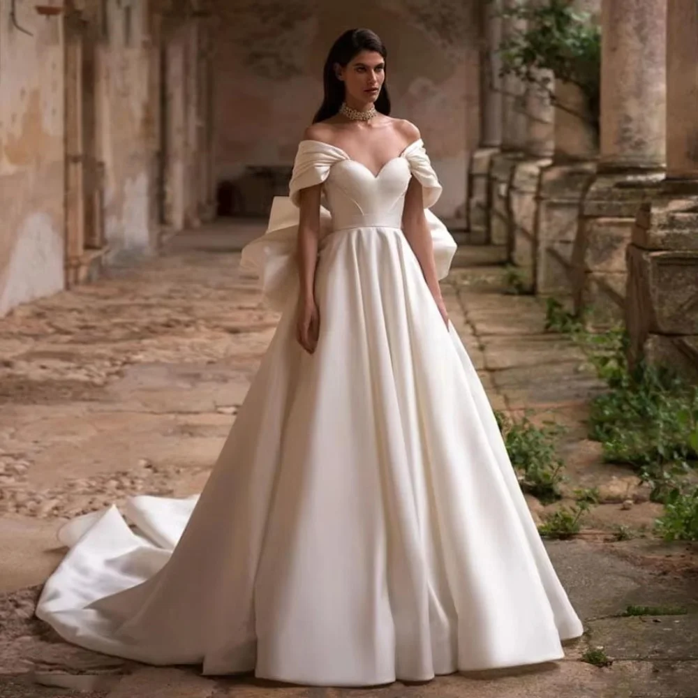 Customized A-line Satin Wedding Gown Charming Ruffles Bow Wedding Dress Exquisite Sweetheart Bridal Dress Vestidos De Noiva
Customized A-line Satin Wedding Gown Charming Ruffles Bow Wedding Dress Exquisite Sweetheart Bridal Dress Vestidos De Noiva