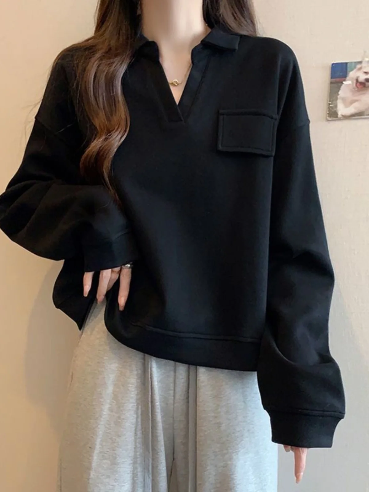 plus Size Women's Neck Long Sleeve Sweatshirt Spring Autumn Loose Fit Pocket Design Belly Covering Comfortable Casual Top
plus Size Women's Neck Long Sleeve Sweatshirt Spring Autumn Loose Fit Pocket Design Belly Covering Comfortable Casual Top