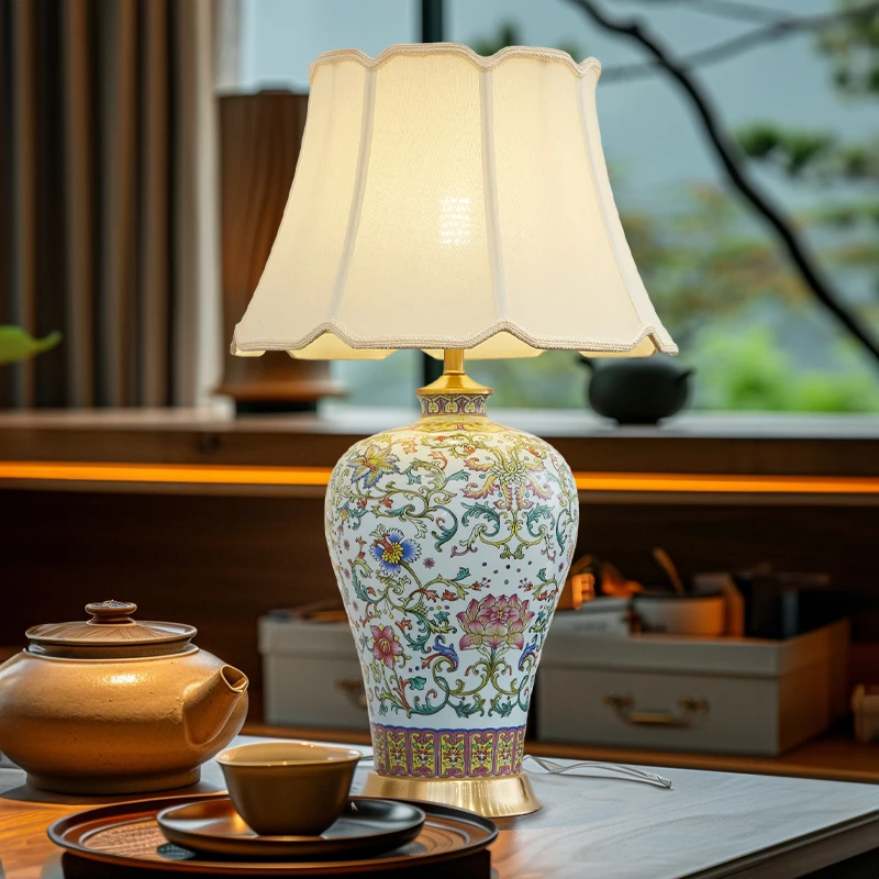 Chinese enamel ceramic desk lamp, living room sofa corner decoration, master bedroom bedside lamp, atmospheric high-end
Chinese enamel ceramic desk lamp, living room sofa corner decoration, master bedroom bedside lamp, atmospheric high-end