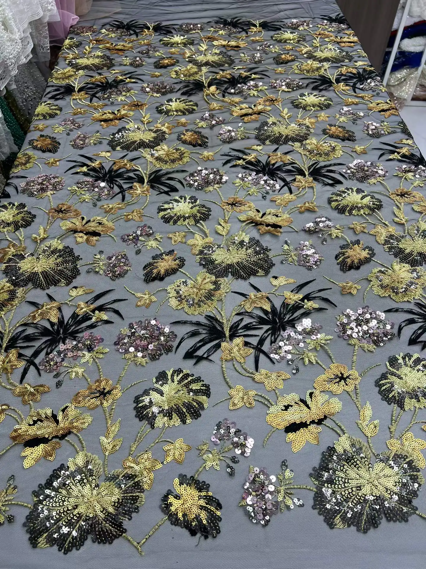 2026 Newest French Tulle Lace Fabric High Quality African Lace Fabric Luxury Embroidery Sequins Lace Fabric for Dress
2026 Newest French Tulle Lace Fabric High Quality African Lace Fabric Luxury Embroidery Sequins Lace Fabric for Dress