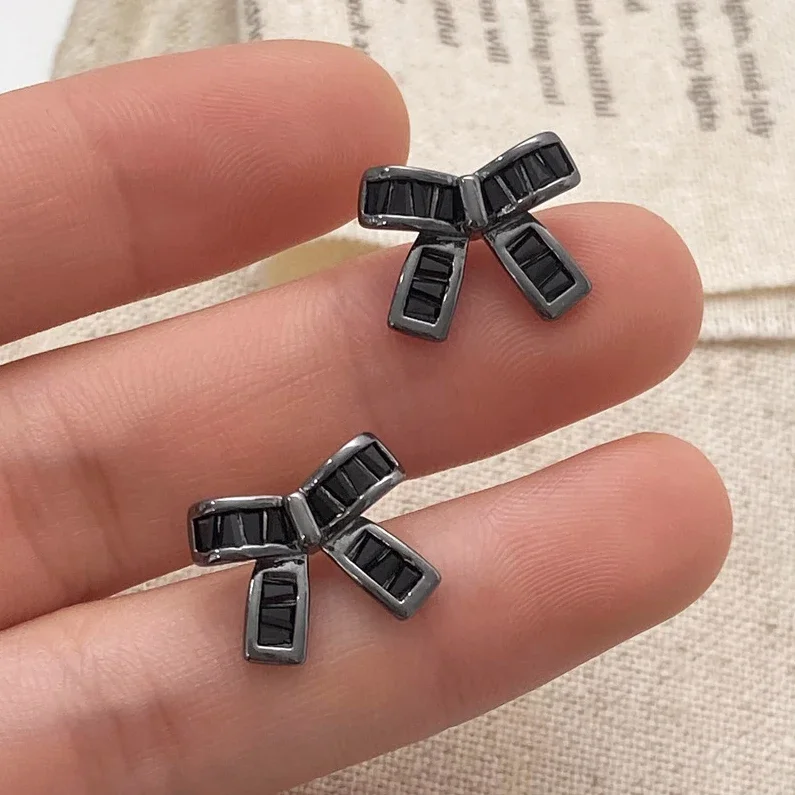 Real 925 Sterling Silver Mini Zircon Bowknot Stud Earrings for Women Minimalist Cute Fine Jewelry Sweet Cool Accessories
Real 925 Sterling Silver Mini Zircon Bowknot Stud Earrings for Women Minimalist Cute Fine Jewelry Sweet Cool Accessories