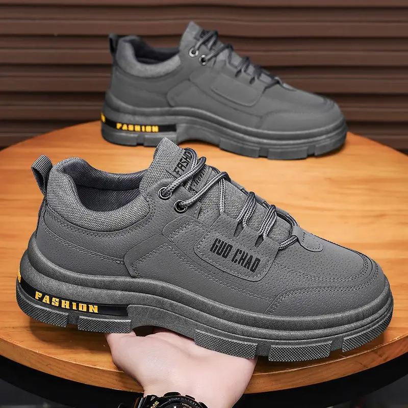 Men's Boots Spring Waterproof Anti-slip Sports Casual Low Help Work Shoes Durable Leather PU Material for Office And Work
Men's Boots Spring Waterproof Anti-slip Sports Casual Low Help Work Shoes Durable Leather PU Material for Office And Work