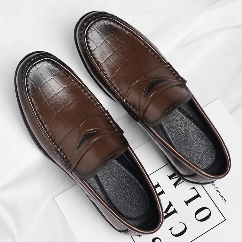 Men's Leather Shoes, Casual and Fashionable British Style, One Step on Lazy Loafers 2026 New
Men's Leather Shoes, Casual and Fashionable British Style, One Step on Lazy Loafers 2026 New