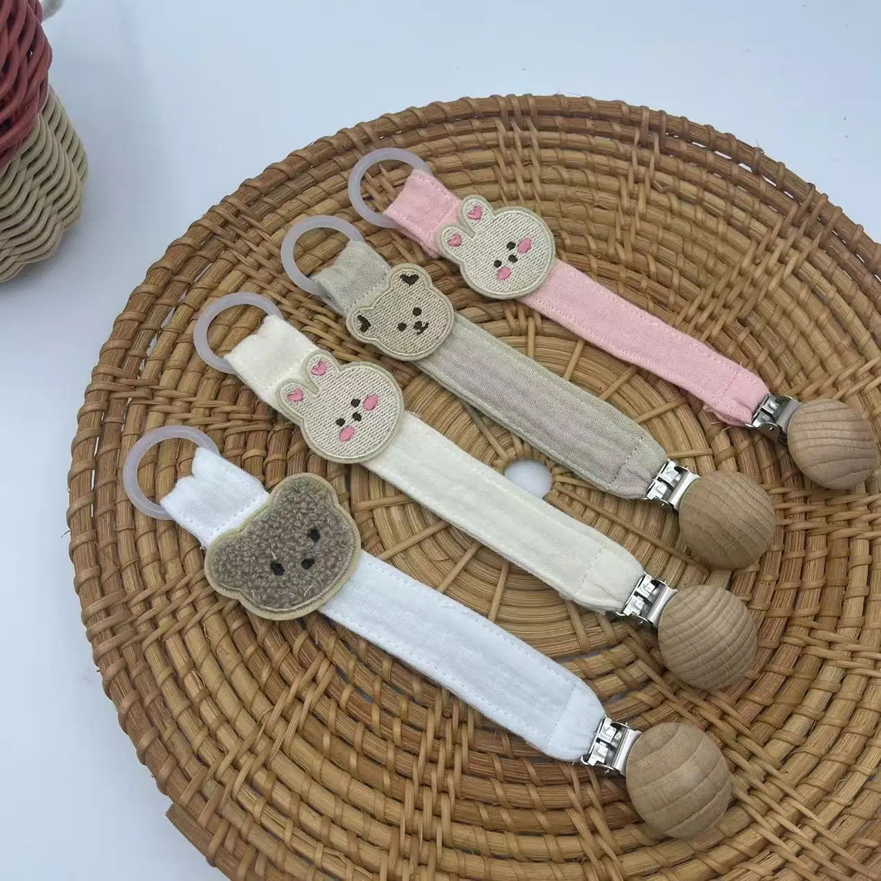 Bear Baby Pacifier Clip Chain Dummy Holder Soother Pacifier Clips Cotton Fabric Nipple Holder Infant Feeding Babies Accessorie
Bear Baby Pacifier Clip Chain Dummy Holder Soother Pacifier Clips Cotton Fabric Nipple Holder Infant Feeding Babies Accessorie