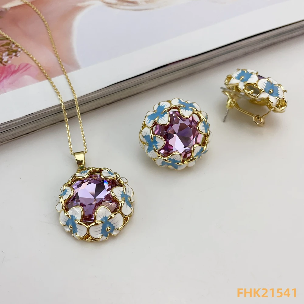 Новейший красивый каменный кулон с серьгами Дубай Fine Jewelry для женщин FHK21541
Новейший красивый каменный кулон с серьгами Дубай Fine Jewelry для женщин FHK21541