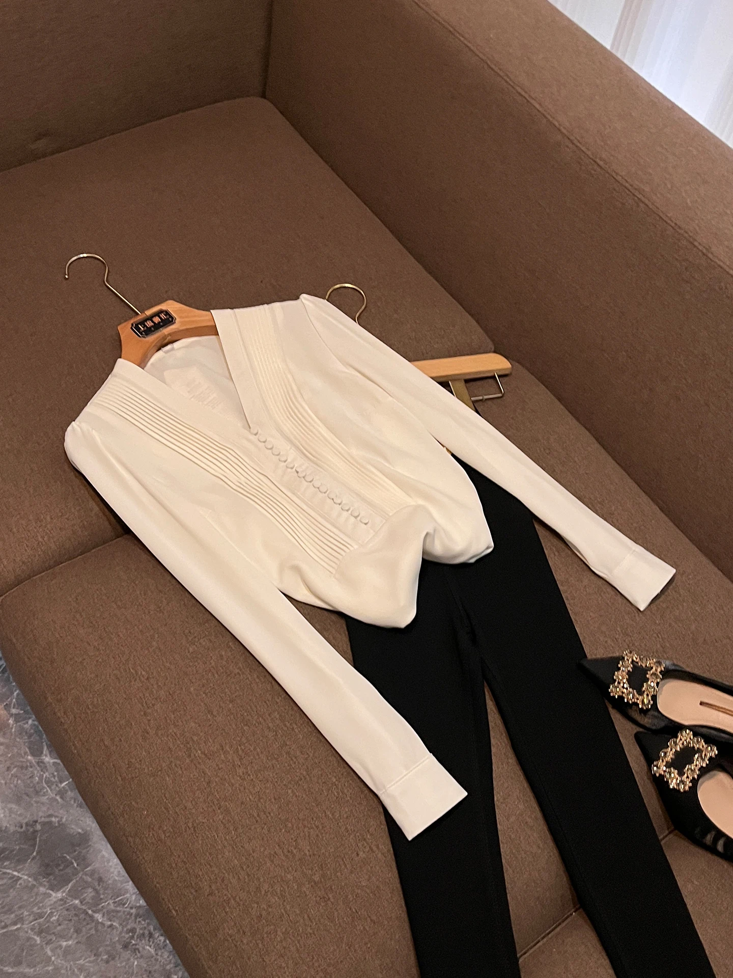 2026 Summer Commute Style V-Neck Long Sleeve Women's Chiffon Shirt Office Versatile White Anti-Light Top Fashionable Business...
2026 Summer Commute Style V-Neck Long Sleeve Women's Chiffon Shirt Office Versatile White Anti-Light Top Fashionable Business...