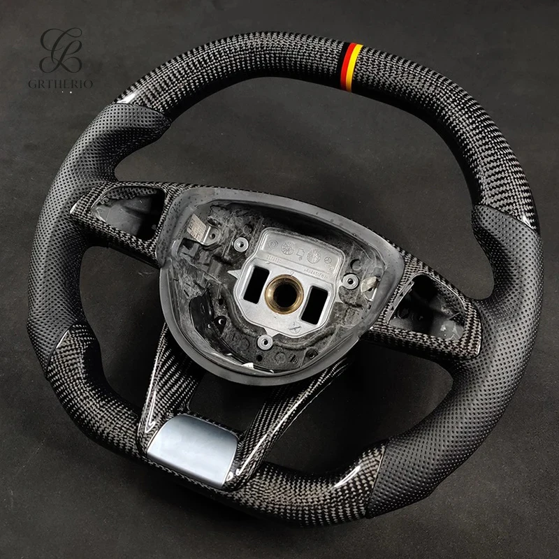 Руль из карбона с LED-подсветкой, подходит для Mercedes Benz C63 G63 AMG W203 W204 W205 C205 A205 W212 W213 CLS W218 W222 C300
Руль из карбона с LED-подсветкой, подходит для Mercedes Benz C63 G63 AMG W203 W204 W205 C205 A205 W212 W213 CLS W218 W222 C300