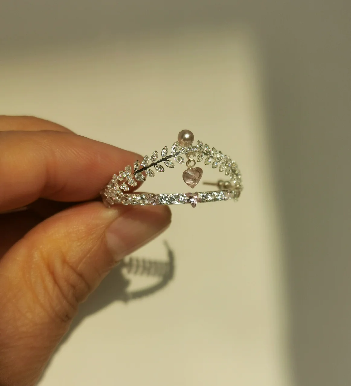 Корона из розового циркония, 1 шт., головной убор для куклы BJD 1/6, бесплатная доставка
Корона из розового циркония, 1 шт., головной убор для куклы BJD 1/6, бесплатная доставка