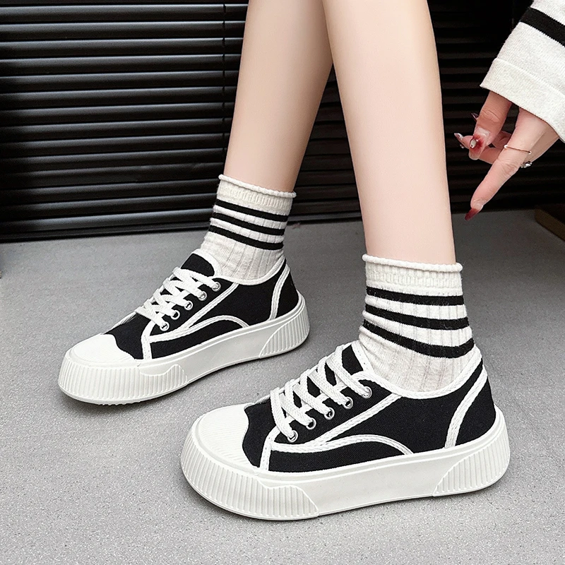 Canvas shoes for women, 2025 new spring/summer versatile board shoes, thick soled casual and fashionable women's sports shoes
Canvas shoes for women, 2025 new spring/summer versatile board shoes, thick soled casual and fashionable women's sports shoes