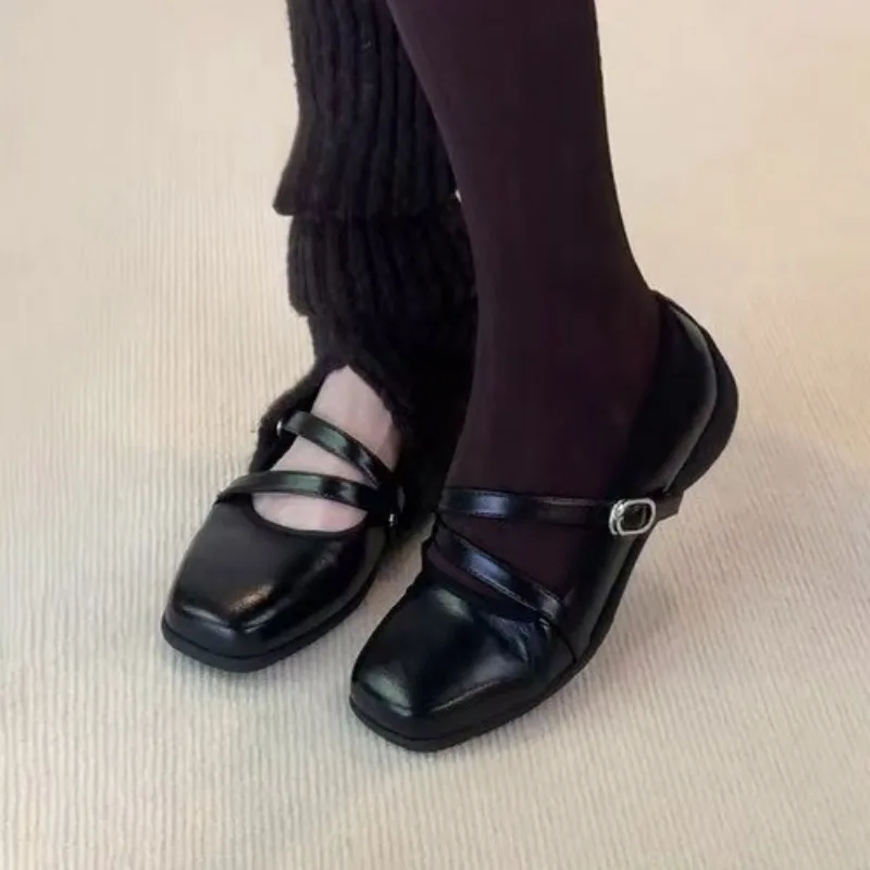 Women's Black Double Strap Mary Jane Shoes Flats 2026 New Patent Leather Buckle Low Heel Shoes for School Office Casual Wear 슬리퍼
Women's Black Double Strap Mary Jane Shoes Flats 2026 New Patent Leather Buckle Low Heel Shoes for School Office Casual Wear 슬리퍼