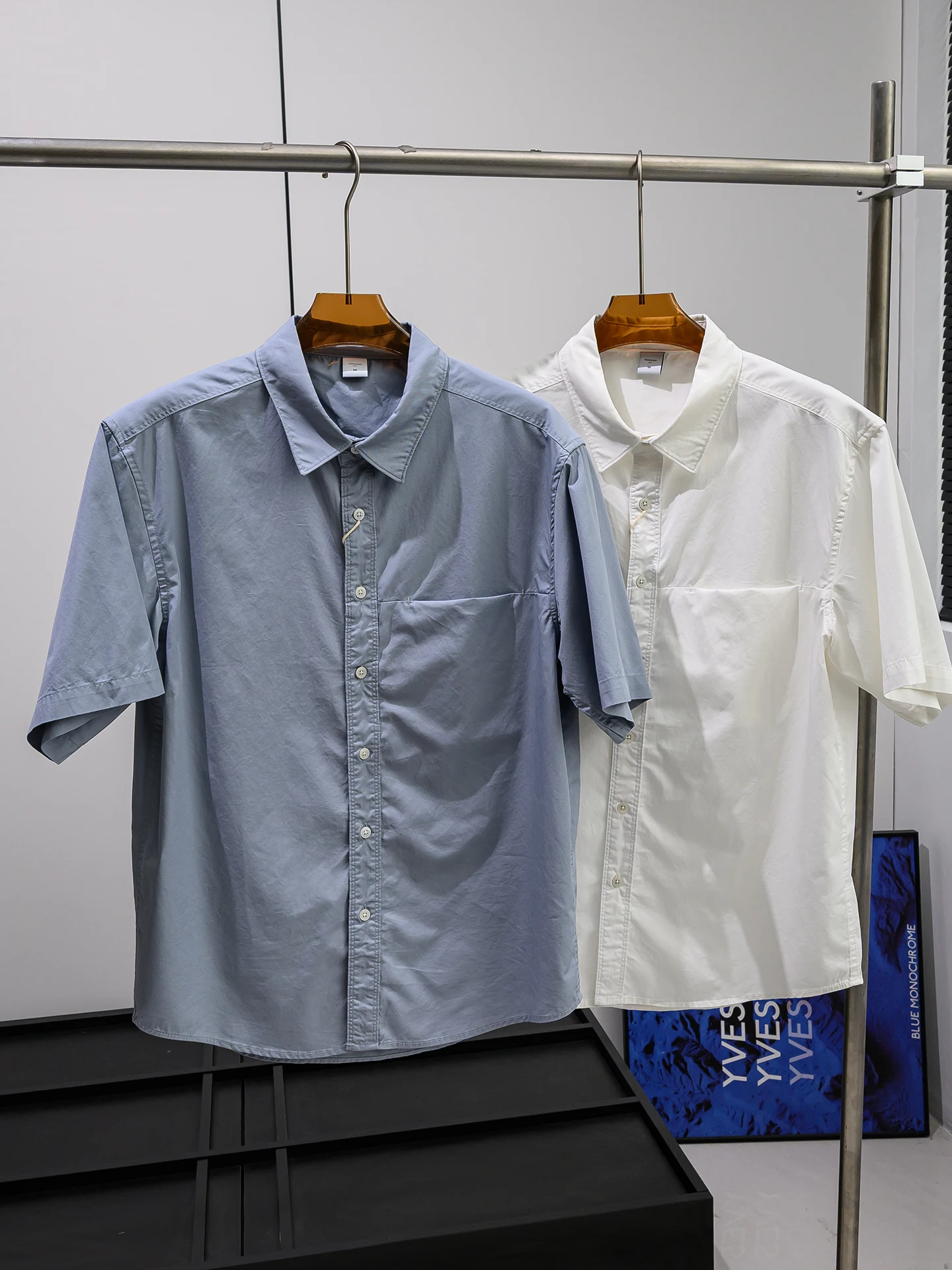 Cool Smooth Summer Men's Shirt Comfortable Simple Pure Color Flip Collar Short Sleeve Casual Style Loose Fit Chinese Brand
Cool Smooth Summer Men's Shirt Comfortable Simple Pure Color Flip Collar Short Sleeve Casual Style Loose Fit Chinese Brand
