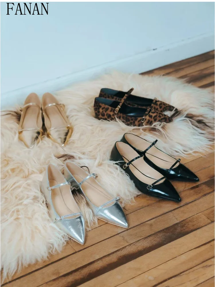 French Retro Style Pointed Toe Mary Janes Shoes for Lady 2025 New Spring and Autumn Fashion Women's Low Heel Pumps
French Retro Style Pointed Toe Mary Janes Shoes for Lady 2025 New Spring and Autumn Fashion Women's Low Heel Pumps