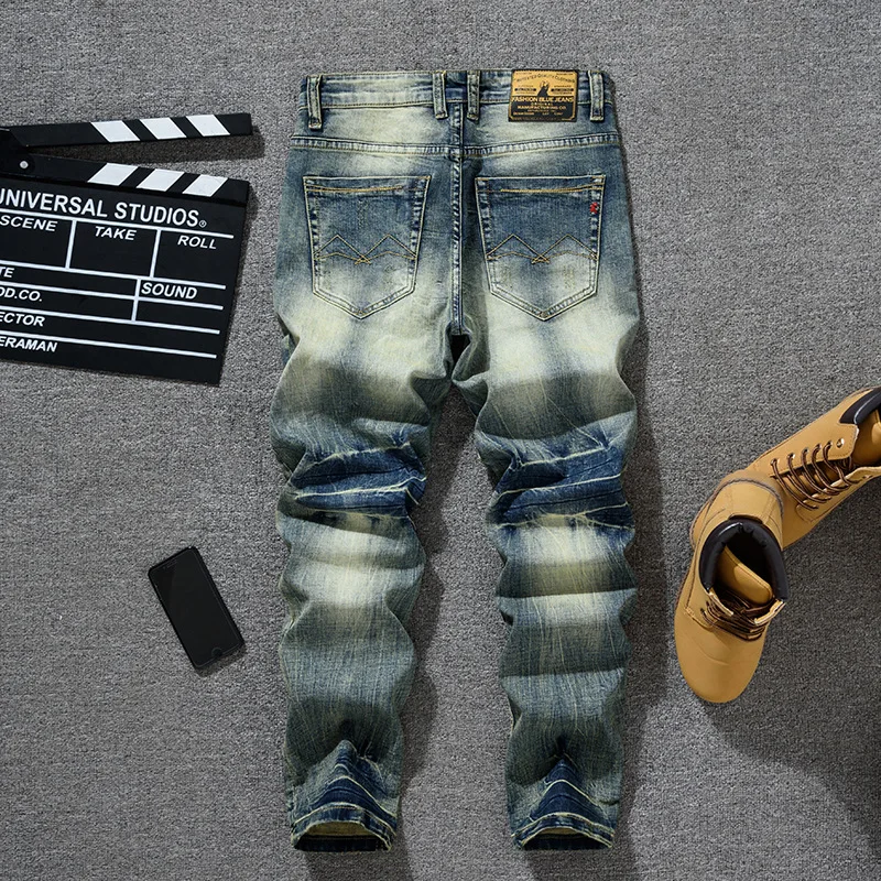 Fashionable streetwear handsome men's jeans, heavyweight slim fit small straight tube retro distressed denim pants
Fashionable streetwear handsome men's jeans, heavyweight slim fit small straight tube retro distressed denim pants
