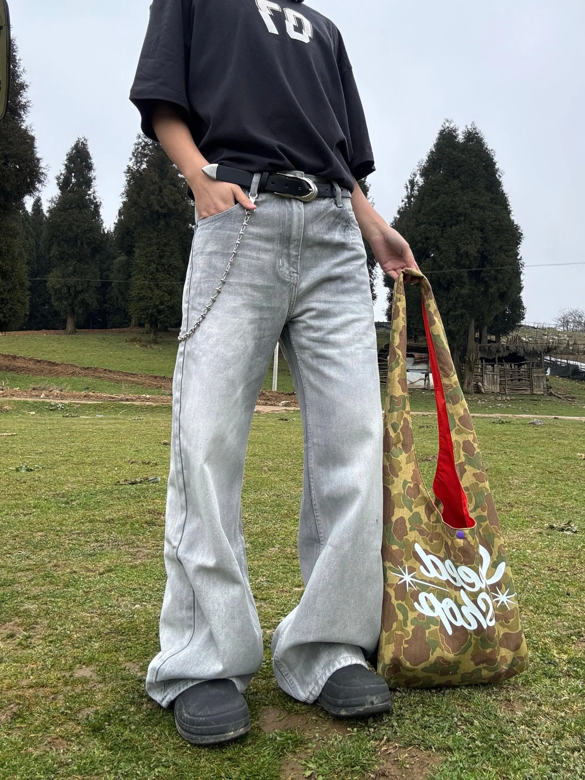 American High Street Vibe Men's Grey Washed Denim Jeans Loose Straight Leg Drapey Casual Long Trousers Spring Season
American High Street Vibe Men's Grey Washed Denim Jeans Loose Straight Leg Drapey Casual Long Trousers Spring Season
