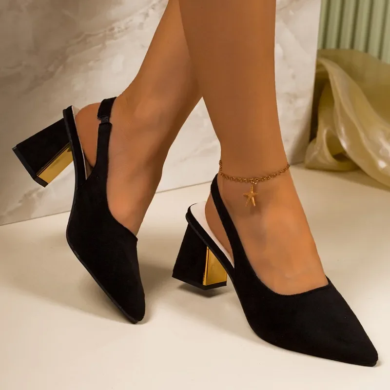 Новые женские туфли-мюли на толстом каблуке с острым носком, модные, элегантные, для весны-лета 2026 года
Новые женские туфли-мюли на толстом каблуке с острым носком, модные, элегантные, для весны-лета 2026 года