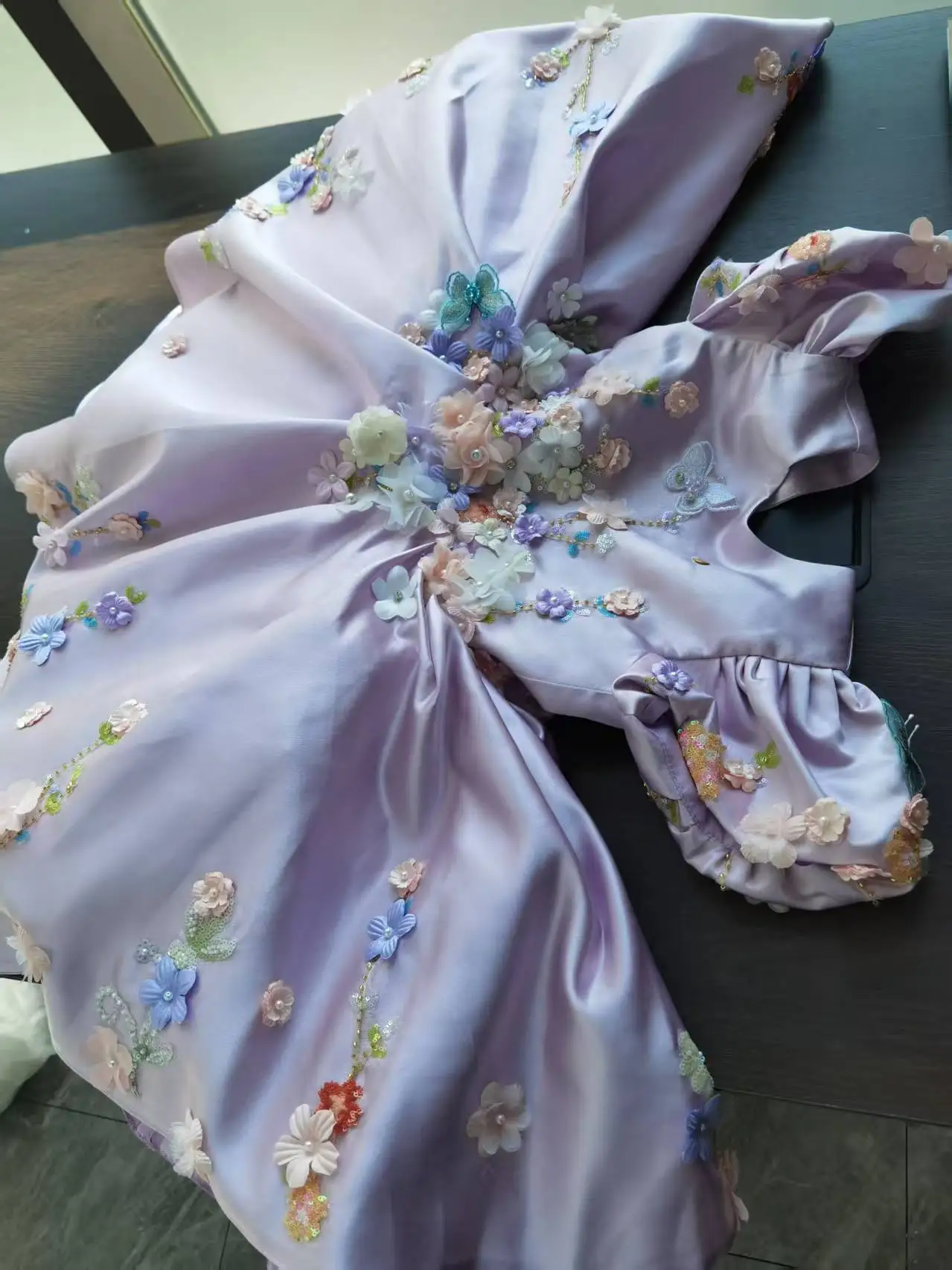 Custom Flower Girl Dress Wedding Dress First Christmas Party Dress Puff Sleeve 3D Floral Butterfly Satin Gown for Girls Pageant
Custom Flower Girl Dress Wedding Dress First Christmas Party Dress Puff Sleeve 3D Floral Butterfly Satin Gown for Girls Pageant