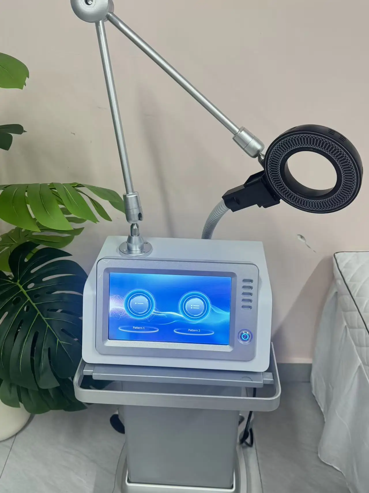 Electromagnetic Muscle Relax physio magneto extracorporeal shockwave therapy machine Pain Relief magnetotherapy Machine Salon
Electromagnetic Muscle Relax physio magneto extracorporeal shockwave therapy machine Pain Relief magnetotherapy Machine Salon