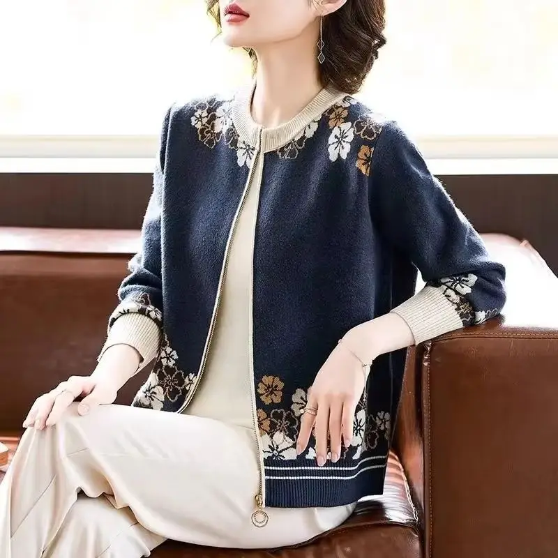 2025New Fashion Autumn Winter Zipper Cardigan Sweater Jacket Women Loose Mid-Aged Knitted Sweater Coat Female Casual Ladies Tops
2025New Fashion Autumn Winter Zipper Cardigan Sweater Jacket Women Loose Mid-Aged Knitted Sweater Coat Female Casual Ladies Tops