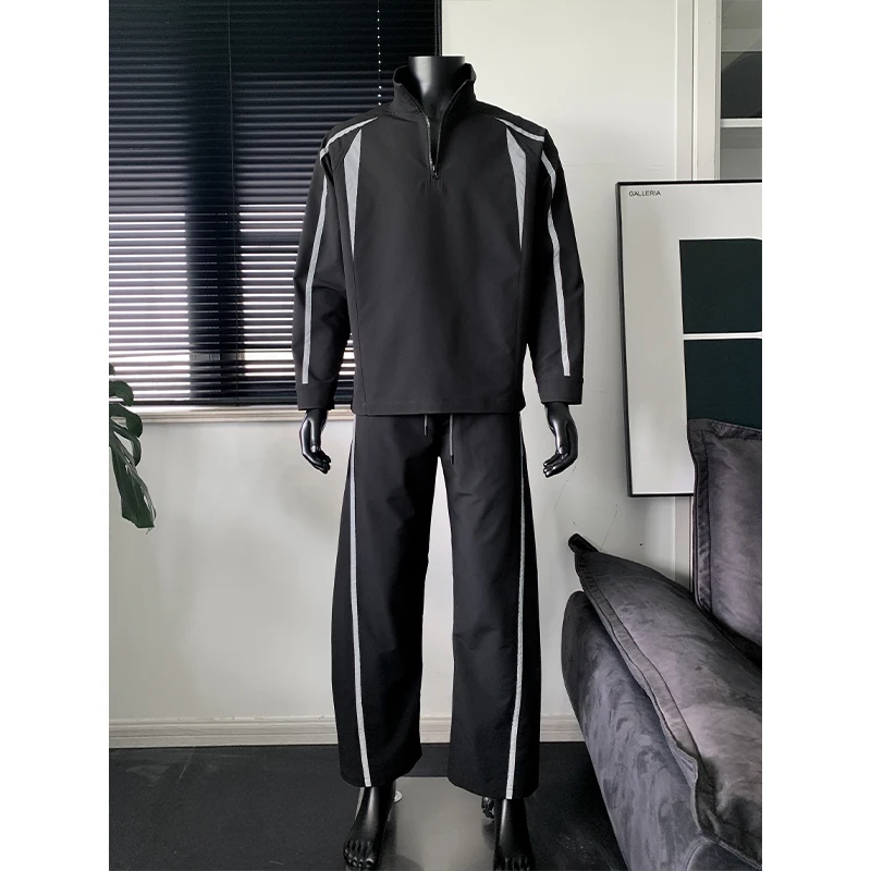 Мужской комплект спортивной одежды для активного отдыха из 2 предметов с воротником-стойкой, пуловер на молнии, куртка, повседневные свободные брюки со светоотражающими полосками
Мужской комплект спортивной одежды для активного отдыха из 2 предметов с воротником-стойкой, пуловер на молнии, куртка, повседневные свободные брюки со светоотражающими полосками