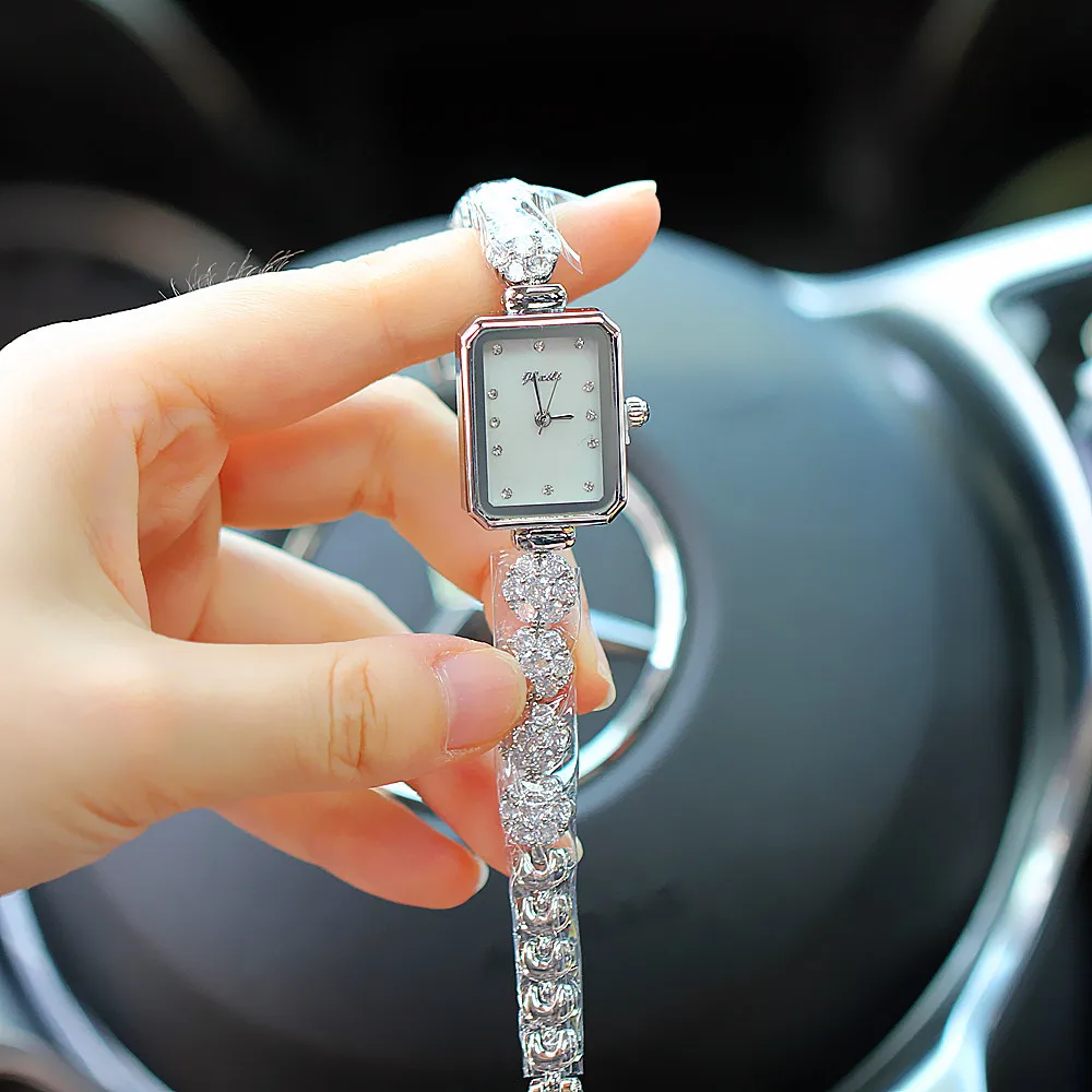 Women's Watch Pointer Style Diamond Set Rectangle Quartz Waterproof Elegant Wristwatch for Wife Christmas Gift 5880
Women's Watch Pointer Style Diamond Set Rectangle Quartz Waterproof Elegant Wristwatch for Wife Christmas Gift 5880