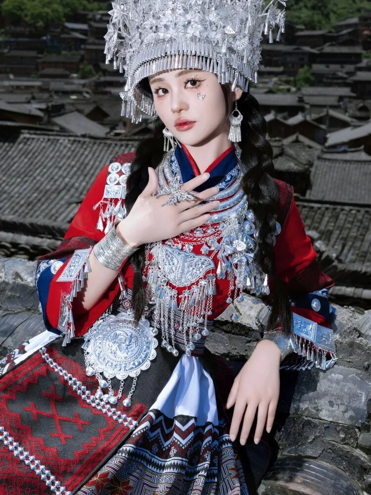 A new ethnic costume for women's adult travel photography set in foreign land
A new ethnic costume for women's adult travel photography set in foreign land