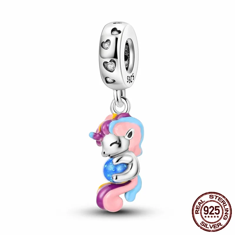 This S925 sterling silver unicorn charm paired with an original bracelet is a DIY jewelry gift perfect for women.
This S925 sterling silver unicorn charm paired with an original bracelet is a DIY jewelry gift perfect for women.