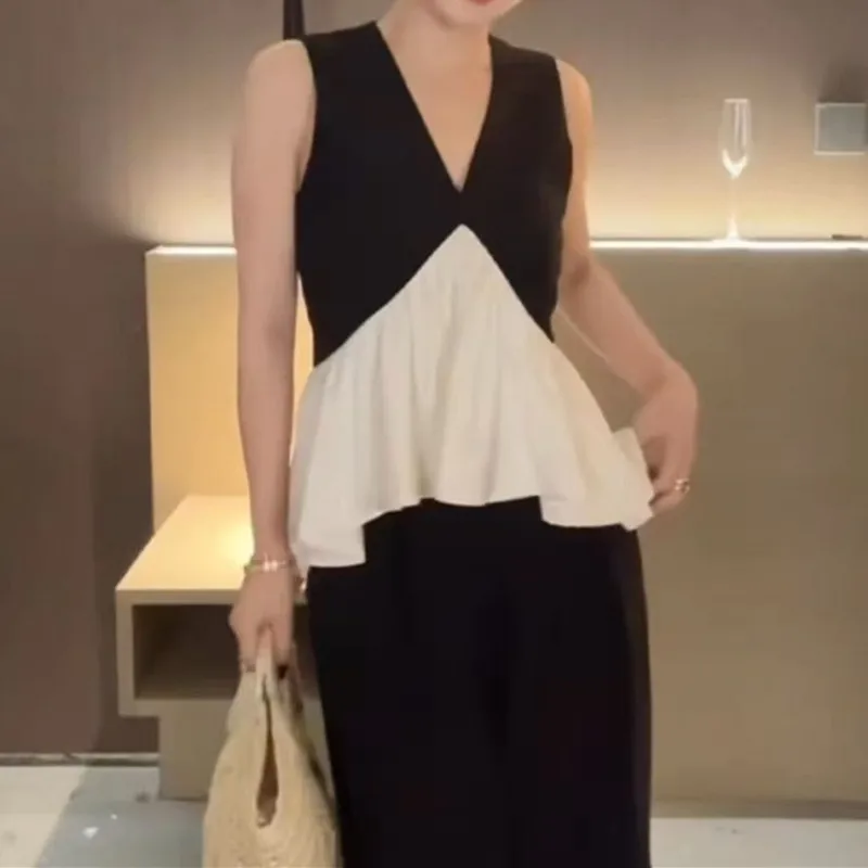 Spring And Summer New Sleeveless Casual V-Neck Vest Sexy High Quality Loose Patchwork Color Fashion Pullover Women;s Wear 
Spring And Summer New Sleeveless Casual V-Neck Vest Sexy High Quality Loose Patchwork Color Fashion Pullover Women;s Wear