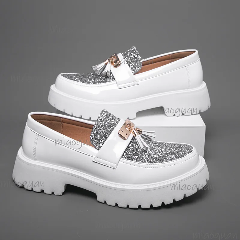 Size 39-46 Men's White Patent Leather Glitter Tassel Platform Loafers Slip‑On Dress Shoes Non‑Slip Casual Men Shoes Trendy 로퍼
Size 39-46 Men's White Patent Leather Glitter Tassel Platform Loafers Slip‑On Dress Shoes Non‑Slip Casual Men Shoes Trendy 로퍼