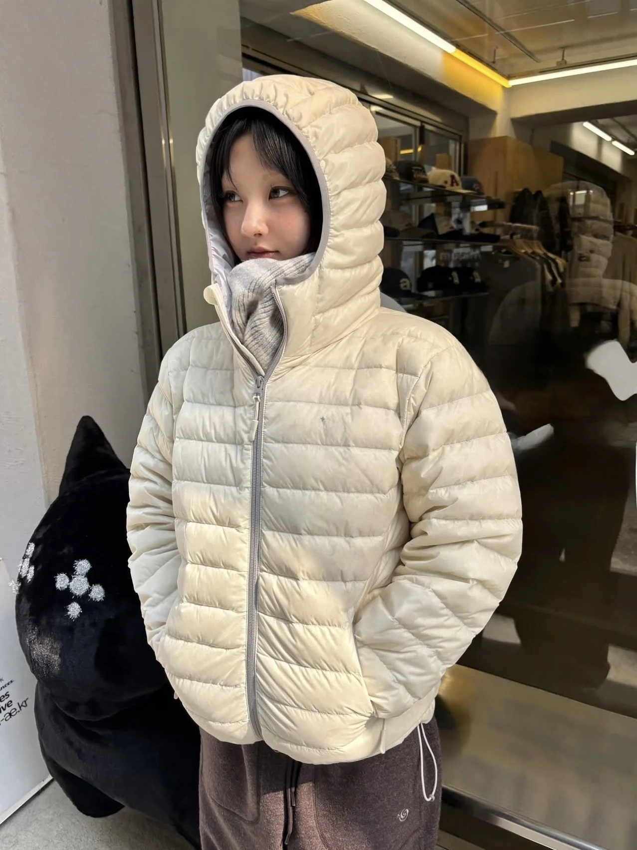 Корейское утягивающее пальто Du down Jaet 90 с вышивкой в Корейском стиле Du Feather и капюшоном, длинное тепе женское пальто прямого кроя
Корейское утягивающее пальто Du down Jaet 90 с вышивкой в Корейском стиле Du Feather и капюшоном, длинное тепе женское пальто прямого кроя