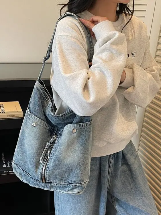 Retro Denim Large Capaci Tote Crossbody Travel Bapa Casual ex oulder Bag Zipper Closure Youth Faion Accory
Retro Denim Large Capaci Tote Crossbody Travel Bapa Casual ex oulder Bag Zipper Closure Youth Faion Accory