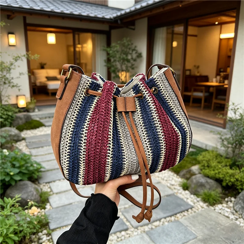 Large Capacity Straw Shopping Bag 2026 New Summer Bolsas Designer Striped Handbag Drawstring Bucket Crossbody Bag Phone Purse
Large Capacity Straw Shopping Bag 2026 New Summer Bolsas Designer Striped Handbag Drawstring Bucket Crossbody Bag Phone Purse