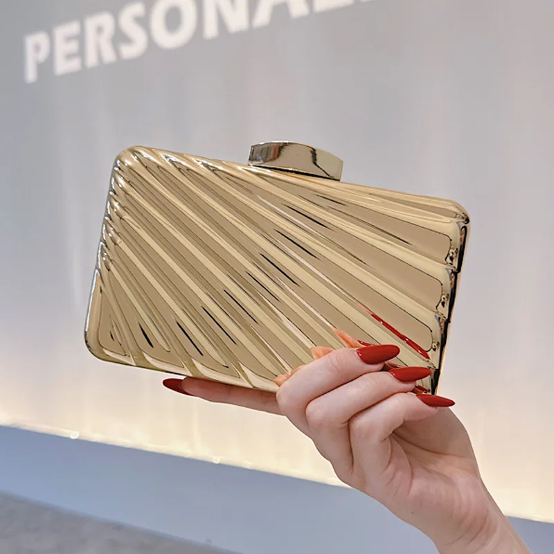 Trendy Acrylic Metal Box Crossbody Bag, Versatile Chain Dinner Purse with Zipper Pocket,Hard Shell Handbag with Polyester Lining
Trendy Acrylic Metal Box Crossbody Bag, Versatile Chain Dinner Purse with Zipper Pocket,Hard Shell Handbag with Polyester Lining