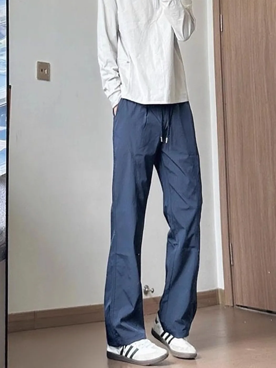 Ice Silk Straight Leg Pants Men's Summer Slim Fit Qui Dry Tee-Proof Tactical Cargo Pants Loose Fit Casual Trousers
Ice Silk Straight Leg Pants Men's Summer Slim Fit Qui Dry Tee-Proof Tactical Cargo Pants Loose Fit Casual Trousers