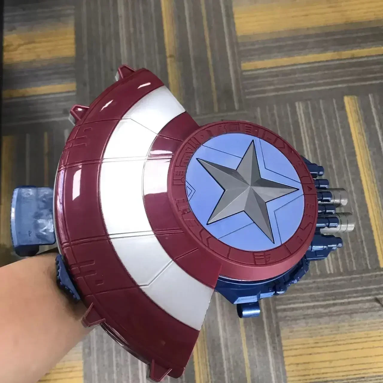 Cosplay Captain America Shield Launcher Soft Bullet Gun Toy Gun Boy Helmet Luminous Mask Children's Toy
Cosplay Captain America Shield Launcher Soft Bullet Gun Toy Gun Boy Helmet Luminous Mask Children's Toy