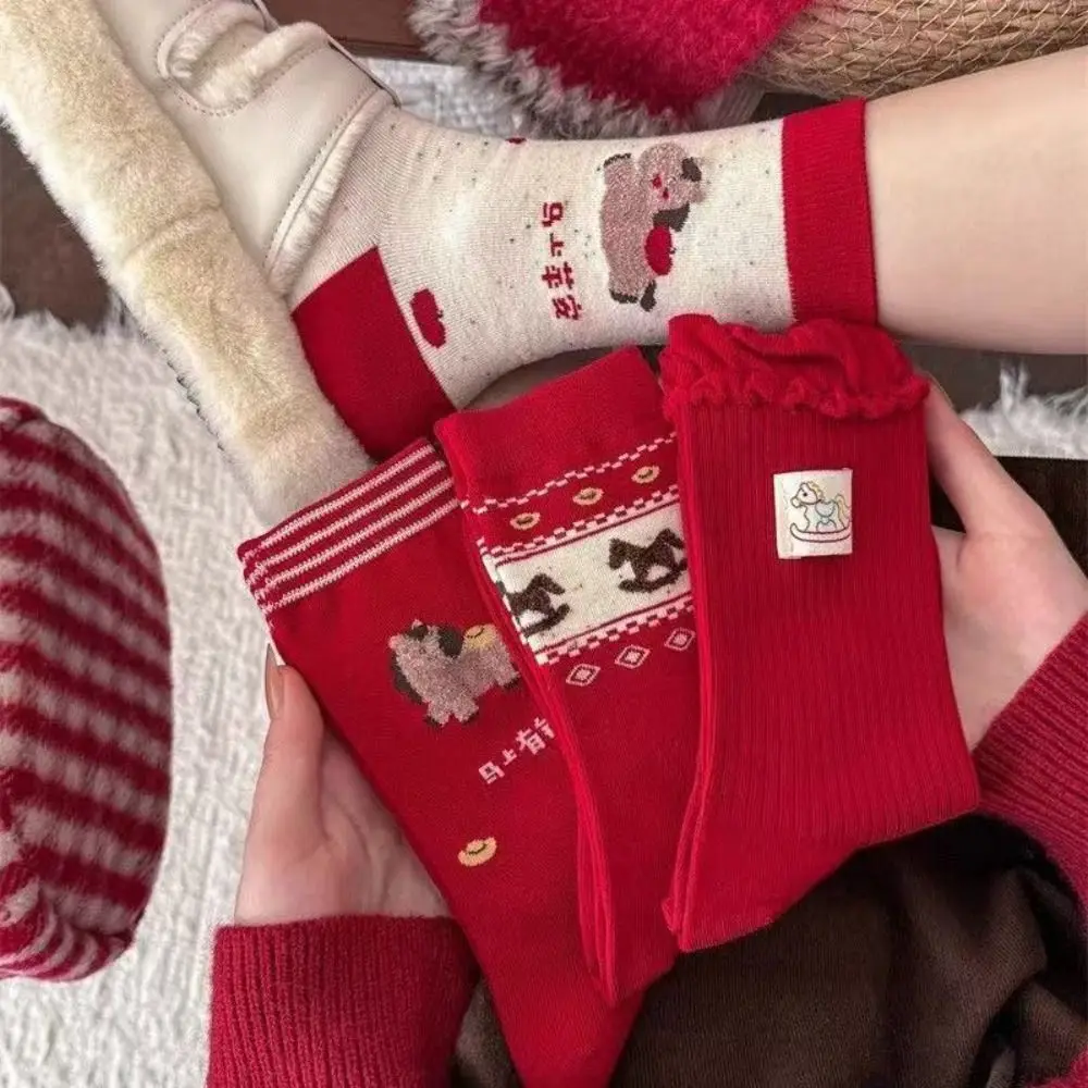 Модные красные носки с рюшами и лошадью, китайский стиль, 2026, весенние праздничные носки, чулочно-носочные изделия, хлопковые новогодние красные носки, уличная одежда
Модные красные носки с рюшами и лошадью, китайский стиль, 2026, весенние праздничные носки, чулочно-носочные изделия, хлопковые новогодние красные носки, уличная одежда