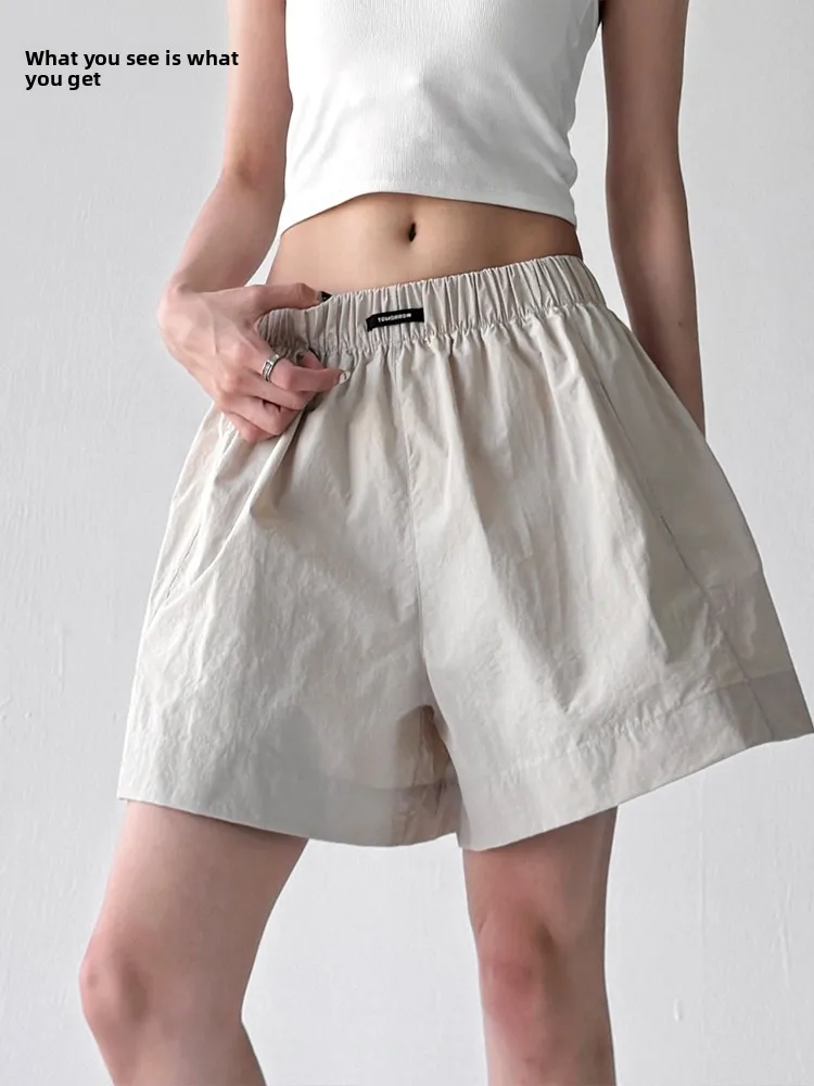 Модные американские свободные шорты в клетку для женщин, с эластичным поясом, повседневные брюки с высокой талией, прямые штанины, лето 2025
Модные американские свободные шорты в клетку для женщин, с эластичным поясом, повседневные брюки с высокой талией, прямые штанины, лето 2025