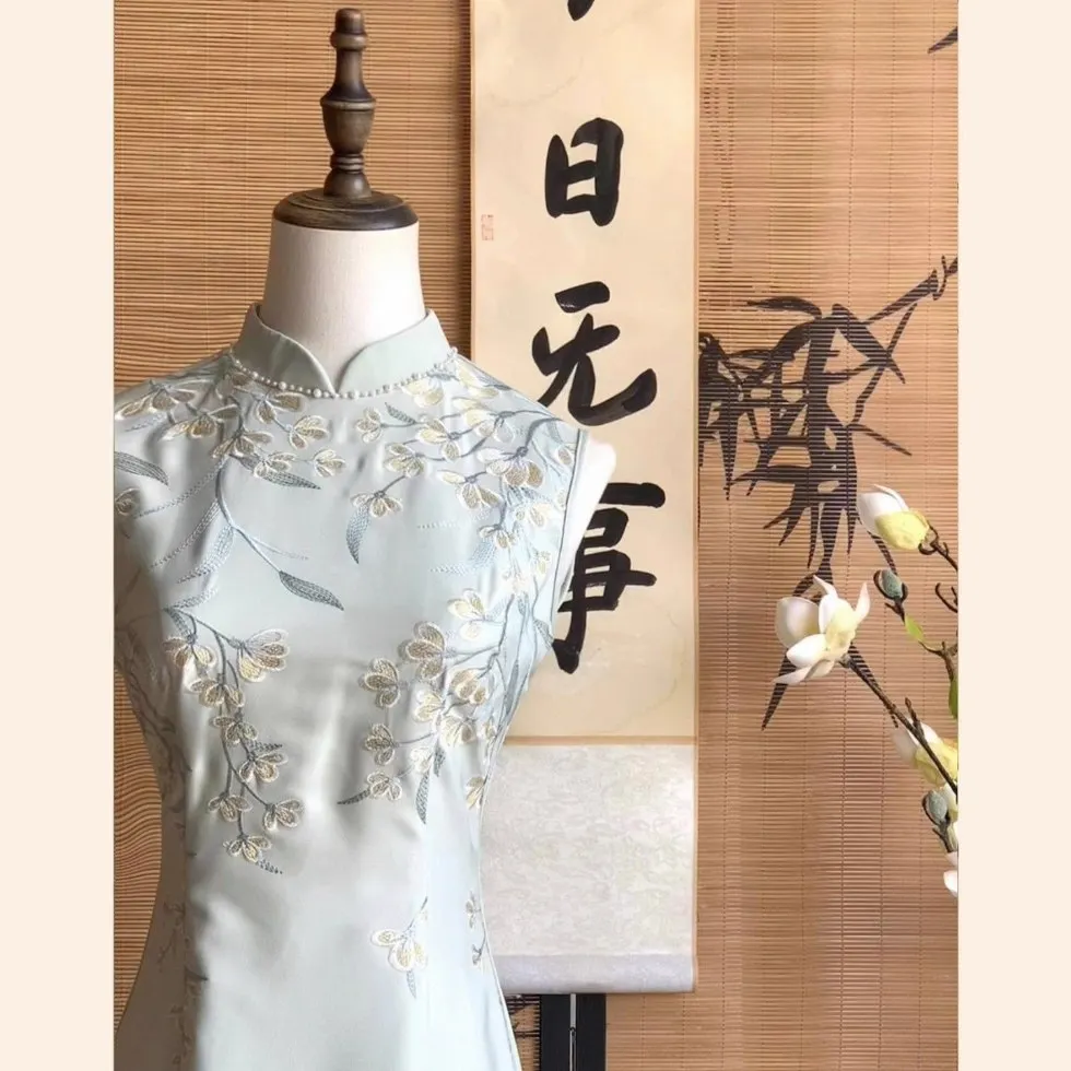 Summer Traditional Chinese Style Turquoise Qipao Dress High End Embroidered Sleeveless Slim fit Waist Long Cheongsams CH-055
Summer Traditional Chinese Style Turquoise Qipao Dress High End Embroidered Sleeveless Slim fit Waist Long Cheongsams CH-055